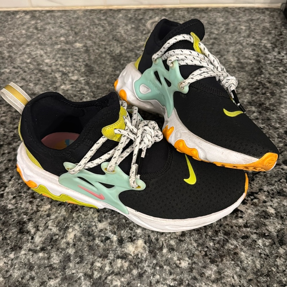 NIKE REACT PRESTO WOMENS 6.5